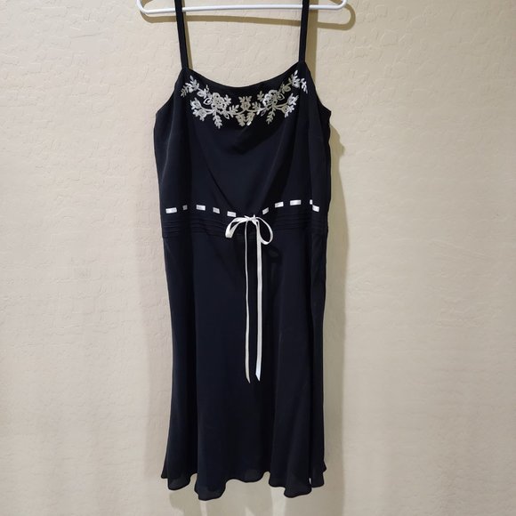 LOFT Dresses & Skirts - Ann Taylor LOFT Black Flirty Spaghetti Strap Ribbon Belt Mid Women's SZ 14 Dress